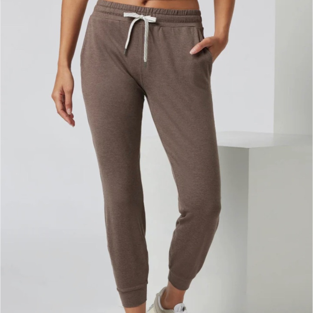 Vuori Performance Joggers - Large